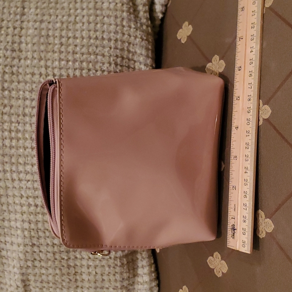 Lips Makeup Bag - Picture 4 of 9